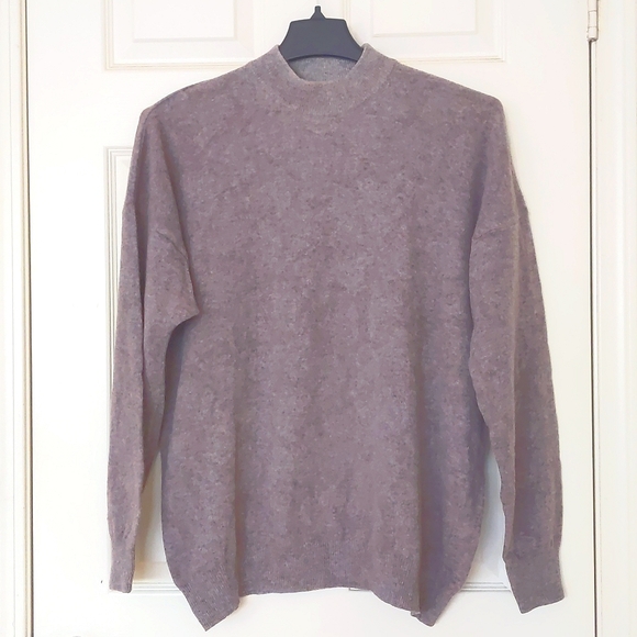 Men's Lambswool turtleneck sweater with Paisley print. - Picture 3 of 3